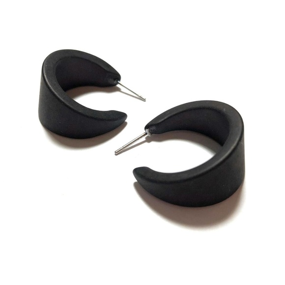 Jet Frosted Vintage Lucite Marilyn Hoops Earrings - Picture 1 of 5